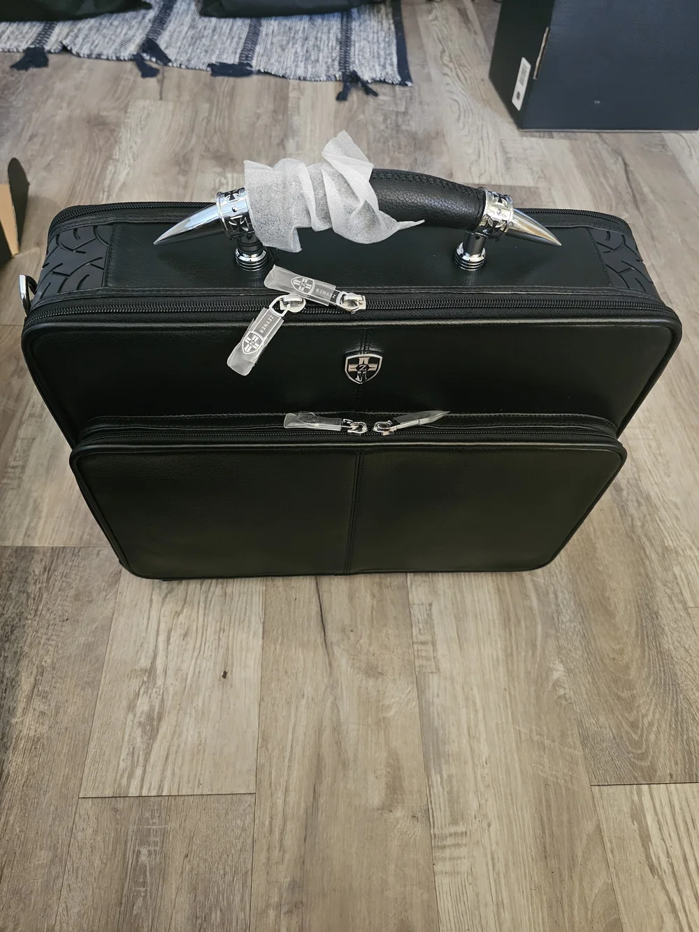 NWT Zeyner Bullhorn Leather 17